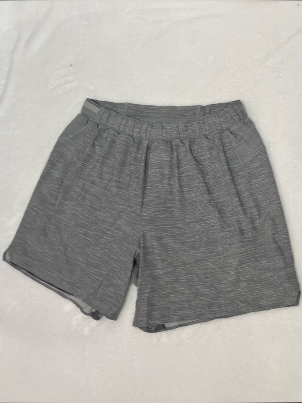 LULULEMON ATHLETICA Men's Performance Grey Athletic Shorts - Picture 2 of 12